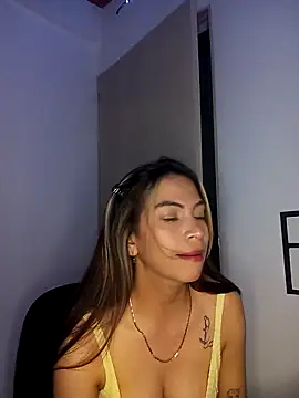 Evangeline Bonnet online show from April 27, 4:31 am