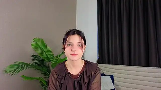 NyraVesperis online show from March 25, 3:26 pm