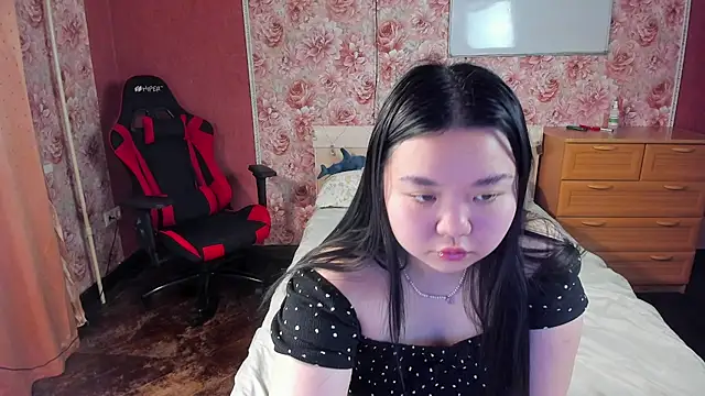 hungrybunny333 online show from December 17, 10:08 am