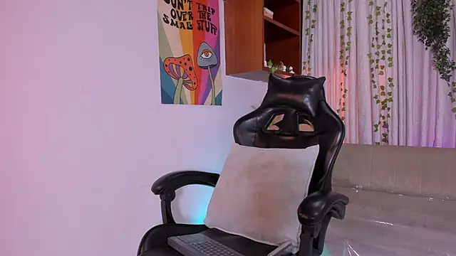 AriadnaLoren online show from December 21, 9:08 pm