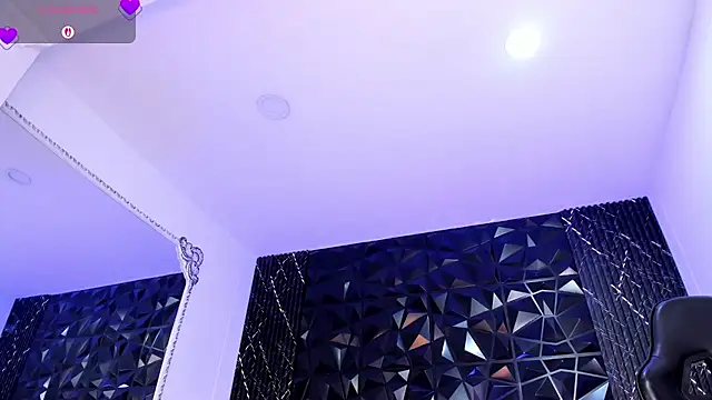 AriadnaLoren online show from June 6, 5:58 am