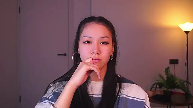 DonaPelligrino online show from December 14, 5:57 am