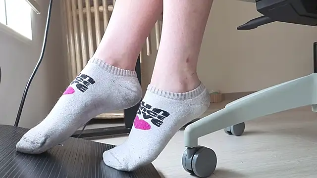 Feetbeth online show from February 6, 9:29 pm