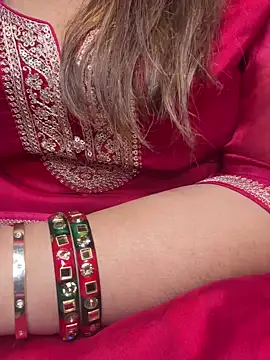 butterflyslay online show from February 2, 3:49 am