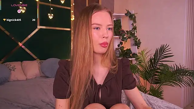 MollyyMayy online show from March 4, 12:23 pm