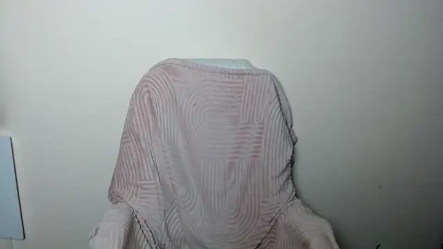 LiaSeass  online show from March 18, 1:27 pm