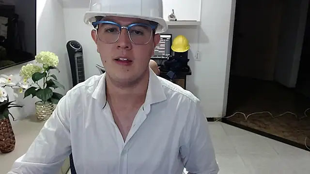 dylan santiago  online show from January 16, 12:50 am