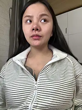 leo-kitty online show from February 15, 8:46 am