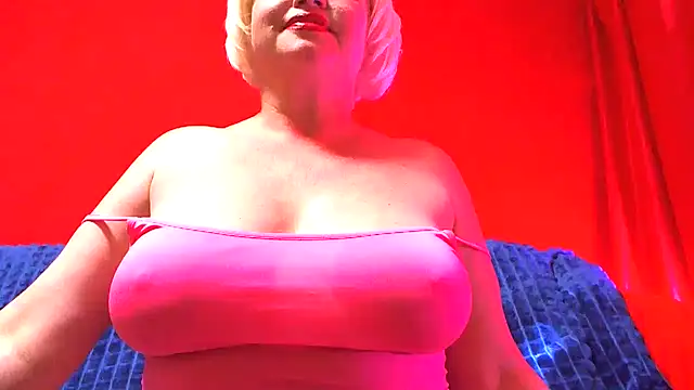 NaughtyMILF4UX online show from March 29, 9:30 am