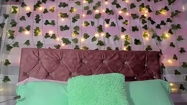 Ayla-marttinez online show from April 19, 12:32 am