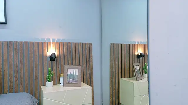 Mia Bellefort online show from February 6, 8:56 pm