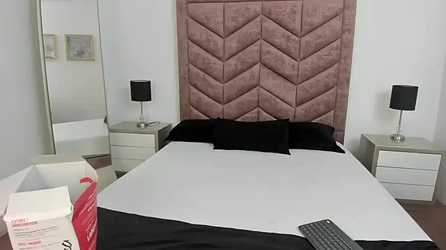 Scarlett  Noir online show from March 3, 8:15 pm