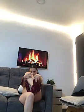 Adelaindiamond  online show from April 18, 1:02 pm