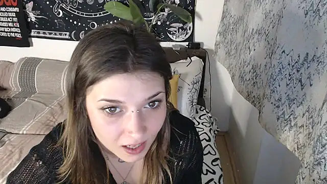 AlienforTwenty online show from March 27, 3:46 pm