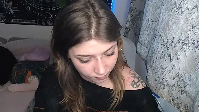 AlienforTwenty online show from March 25, 3:59 pm