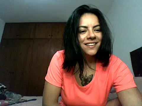 luluclark69 online show from April 16, 2:23 am