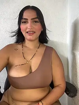 Mia em online show from March 3, 3:40 pm