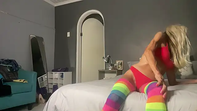 siennadiamond online show from February 3, 1:27 am