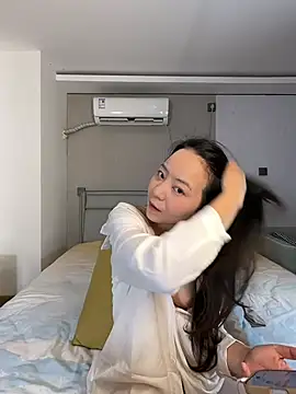 ccyun666 online show from March 21, 1:43 am