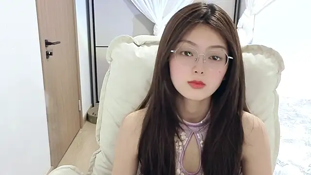 Koikoi    online show from April 11, 6:30 am