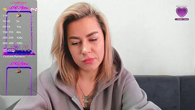 Roxi Joy online show from February 2, 11:20 am