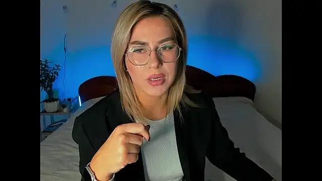 Roxi Joy online show from January 15, 6:03 pm