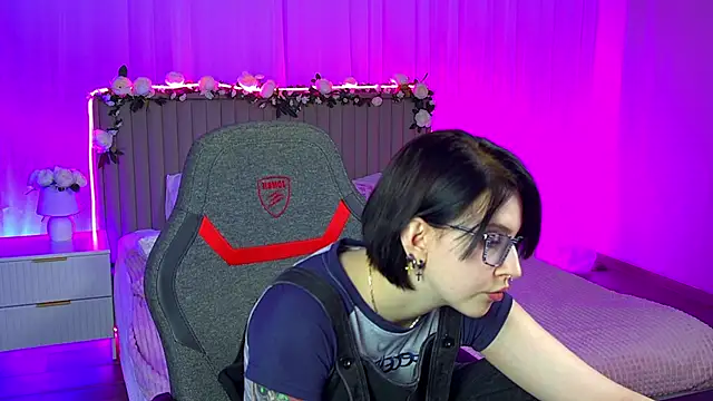 ElenaSomerhalder online show from January 7, 9:56 am