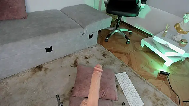 Amelie Wine online show from January 6, 5:49 pm