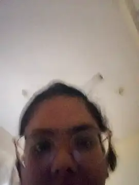 love bitessss online show from December 21, 6:01 pm