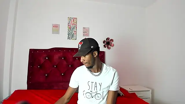 AllieyYZacks online show from December 19, 1:36 pm