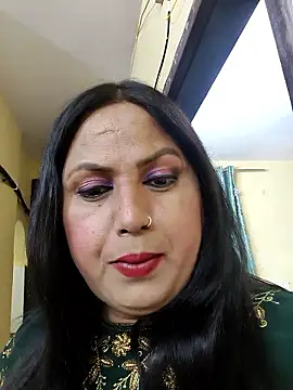 Hotmylips online show from April 15, 5:24 pm