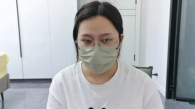 lele-520 online show from April 18, 9:23 am