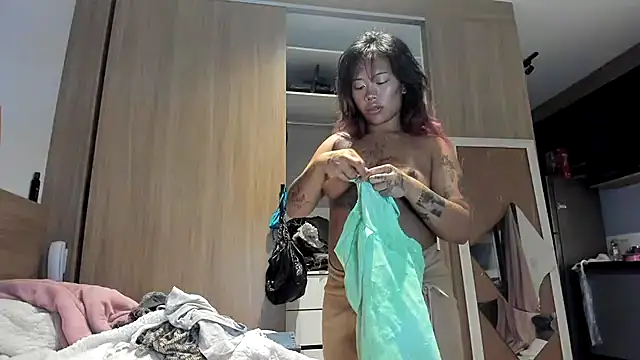 heavenngirlyy444 online show from February 10, 3:20 am