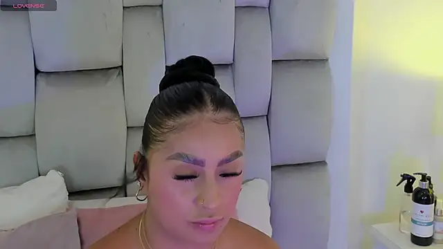 amber  ferrera online show from April 14, 7:36 pm