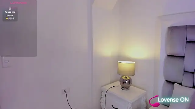 amber  ferrera online show from April 9, 7:52 pm