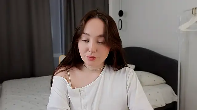 fallin lovee online show from March 3, 2:23 pm