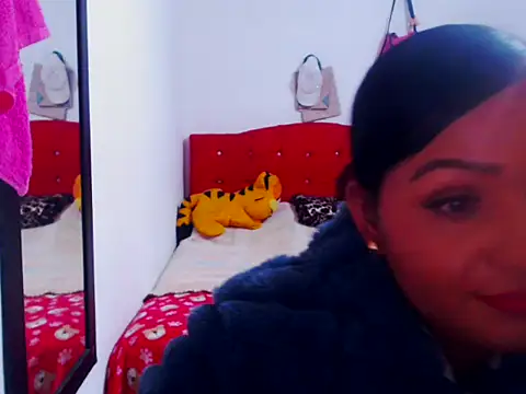 Diamond-jackson3 online show from April 22, 8:39 pm