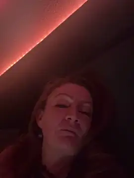 HotMilfLily online show from December 20, 11:36 am