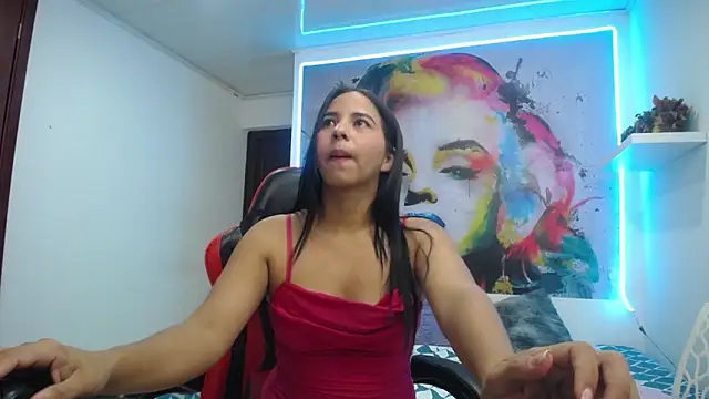 nicol ross19 online show from April 10, 7:09 pm