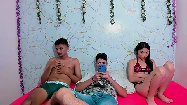 Extreme-Trio-Nomercy online show from December 20, 11:47 am