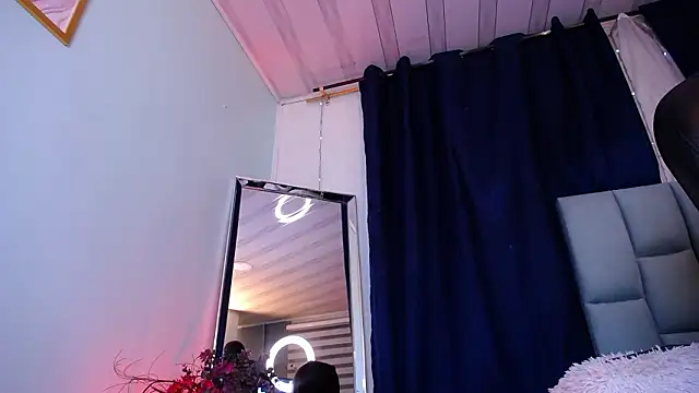 Emilyy05  online show from February 20, 6:26 am