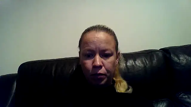 jennyblondeuk online show from January 15, 6:03 pm