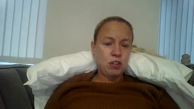 jennyblondeuk online show from March 29, 6:18 pm