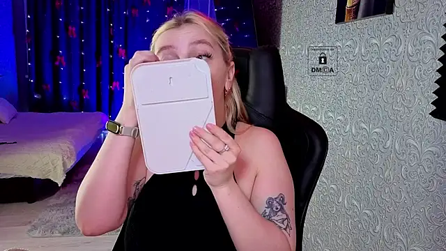 Eva Vibe  online show from February 9, 6:10 pm