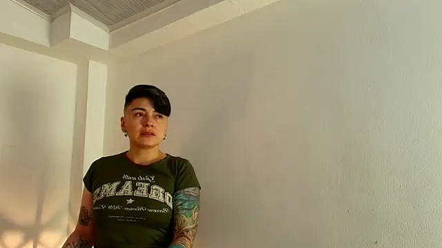 kat paradise online show from April 10, 11:49 am