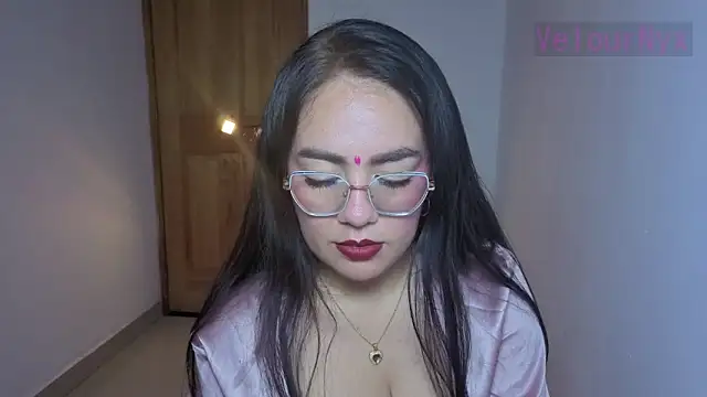 VelourNyx online show from April 11, 7:45 am