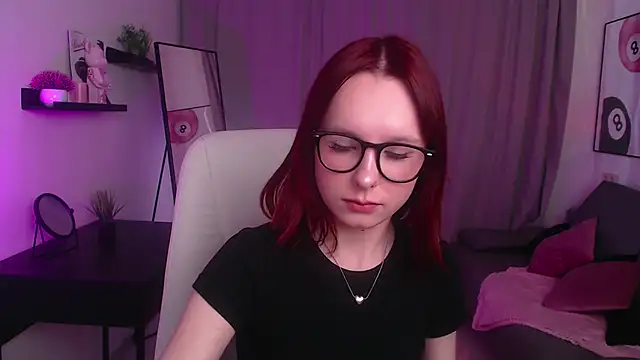 Haya Harareet online show from March 18, 7:35 am