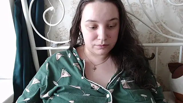 AmazingAllice online show from February 7, 1:15 pm