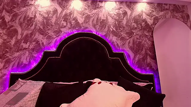 Chloe Connor online show from March 6, 9:43 pm