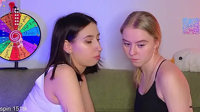 Mimipaws online show from March 9, 8:12 pm